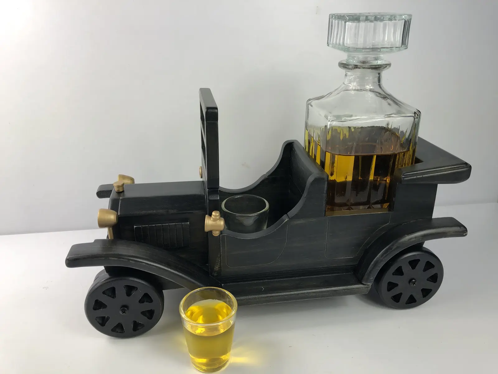 Decorative wooden wine rack model CA-15-001DC